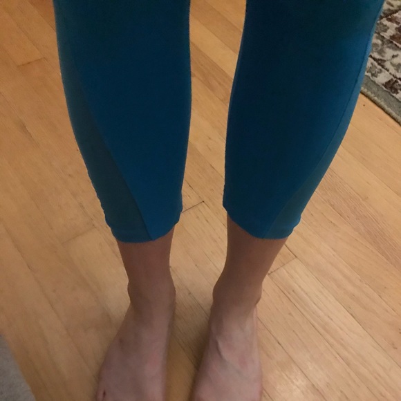 Alo 7/8 pants good condition size s!! - Picture 9 of 9